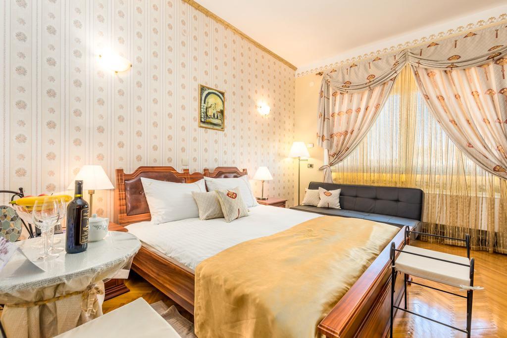 Villas Arbia - Margita Beach Hotel Banjol Bagian luar foto