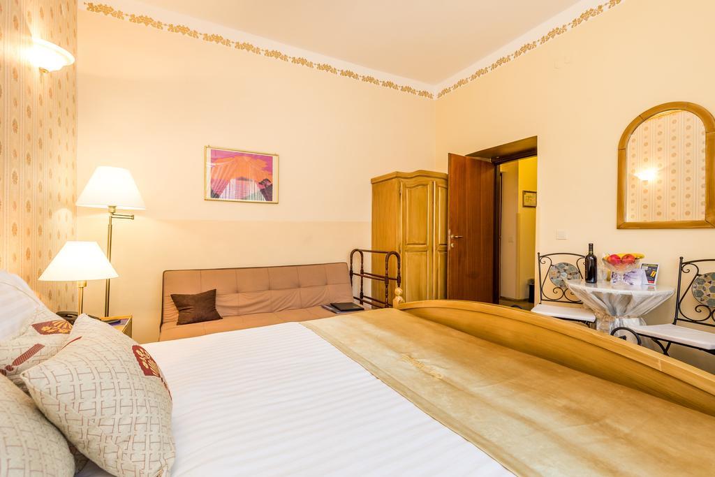 Villas Arbia - Margita Beach Hotel Banjol Bagian luar foto
