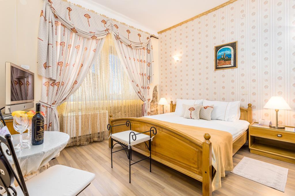 Villas Arbia - Margita Beach Hotel Banjol Bagian luar foto